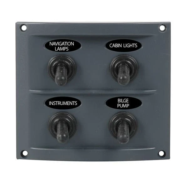 Elektrisk panel sprutsikkert med 4 brytere, 15 Amp, 108 mm x 95 mm