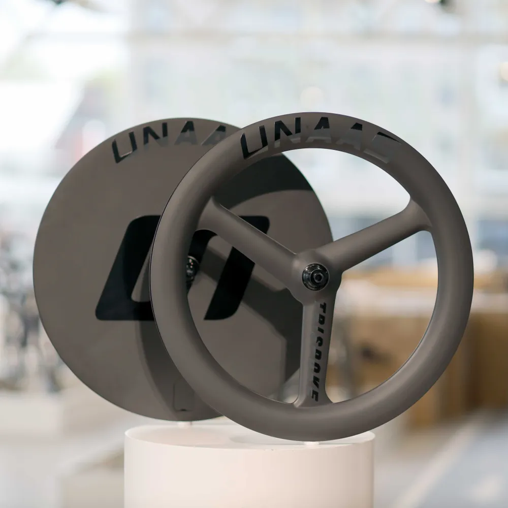 Unaas Trispoke og P1000 LTD