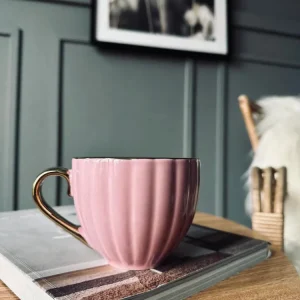 Tekopp med gullhank – Rose