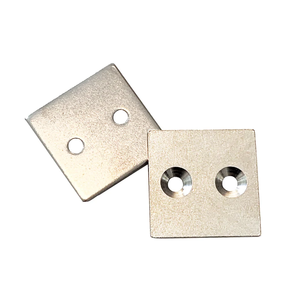 Innfelt metallplate 40x40x3 mm