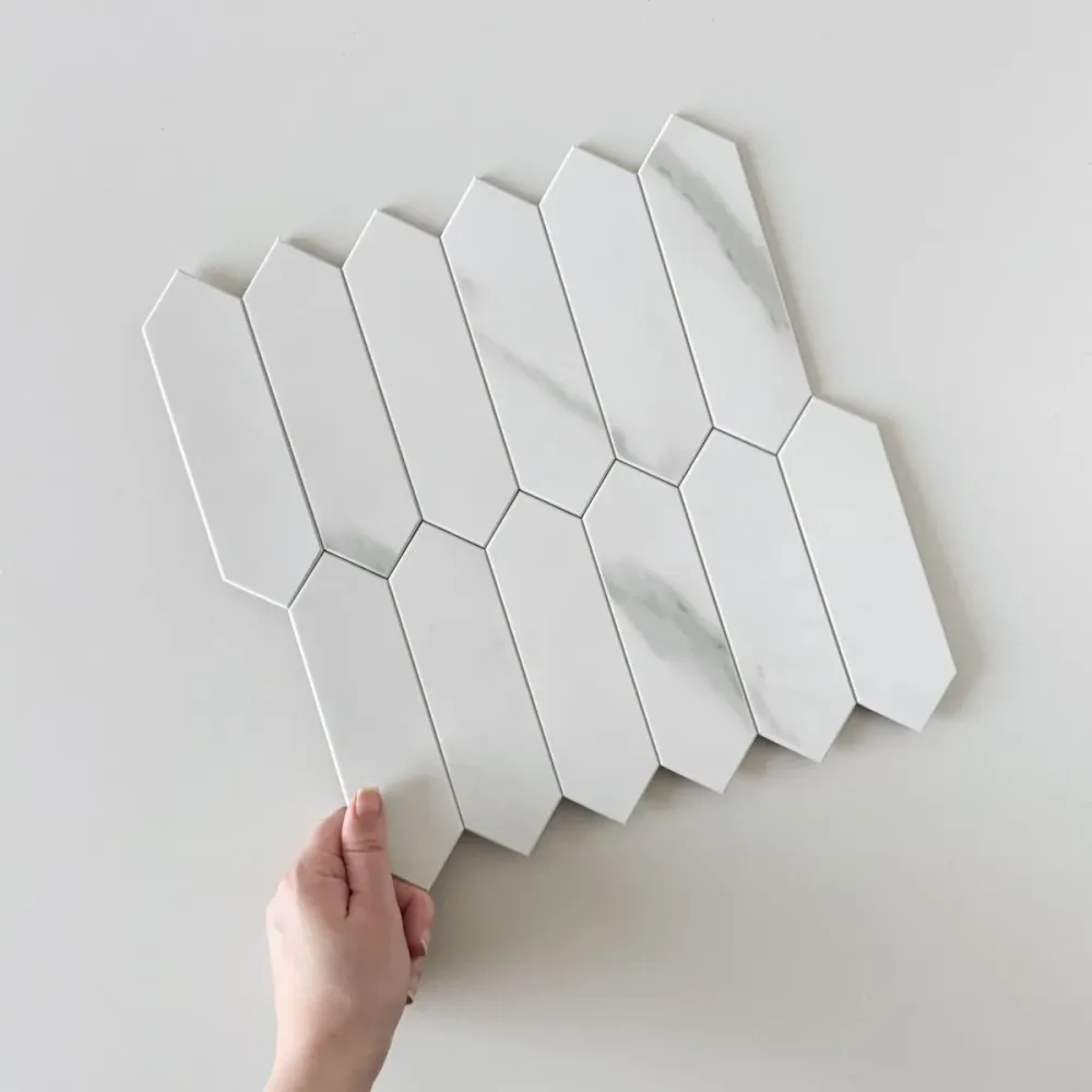 Vareprøve: Caia lang hexagon selvklebende veggfliser